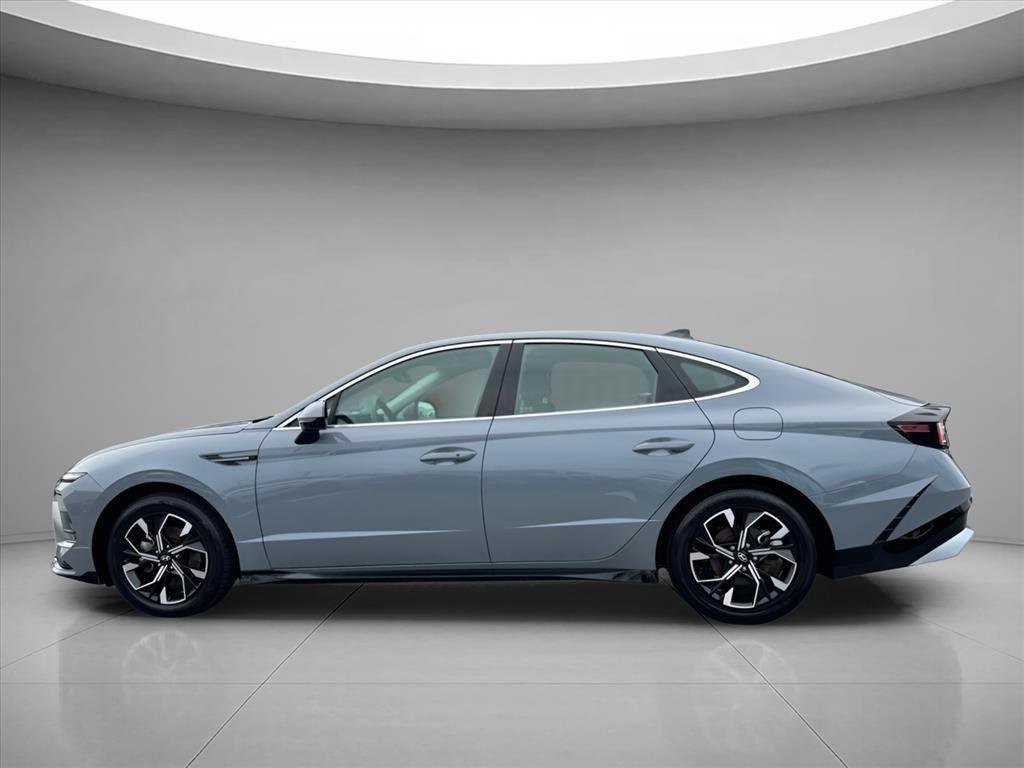 Used 2025 Transmission Blue Hyundai SEL image 8