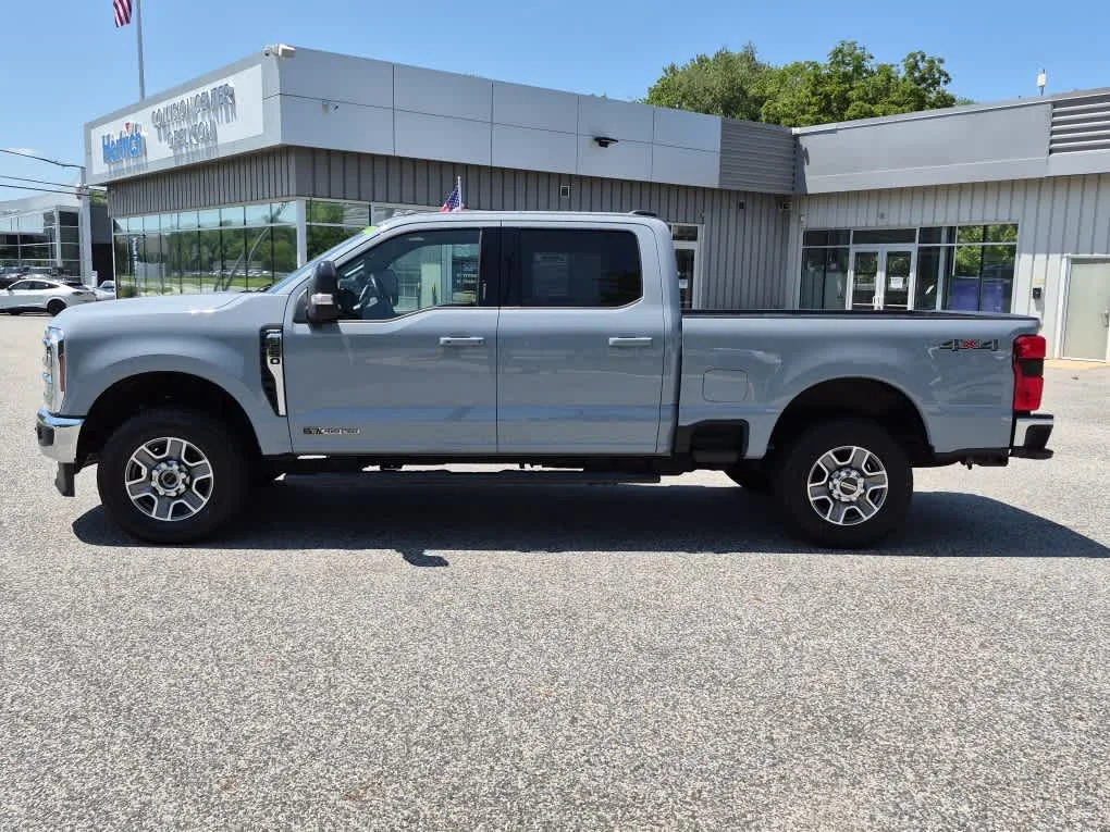 Used 2024 Glacier Gray Metallic Tri-Coat Ford LARIAT image 5