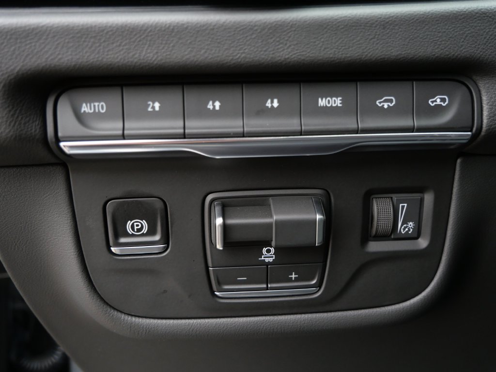 Certified Used 2026 Silver Cadillac Sport image 24