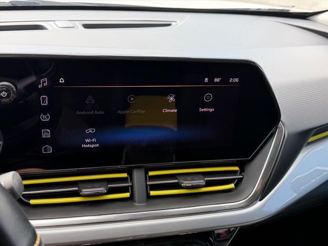 Used 2024 White Chevrolet LT image 21
