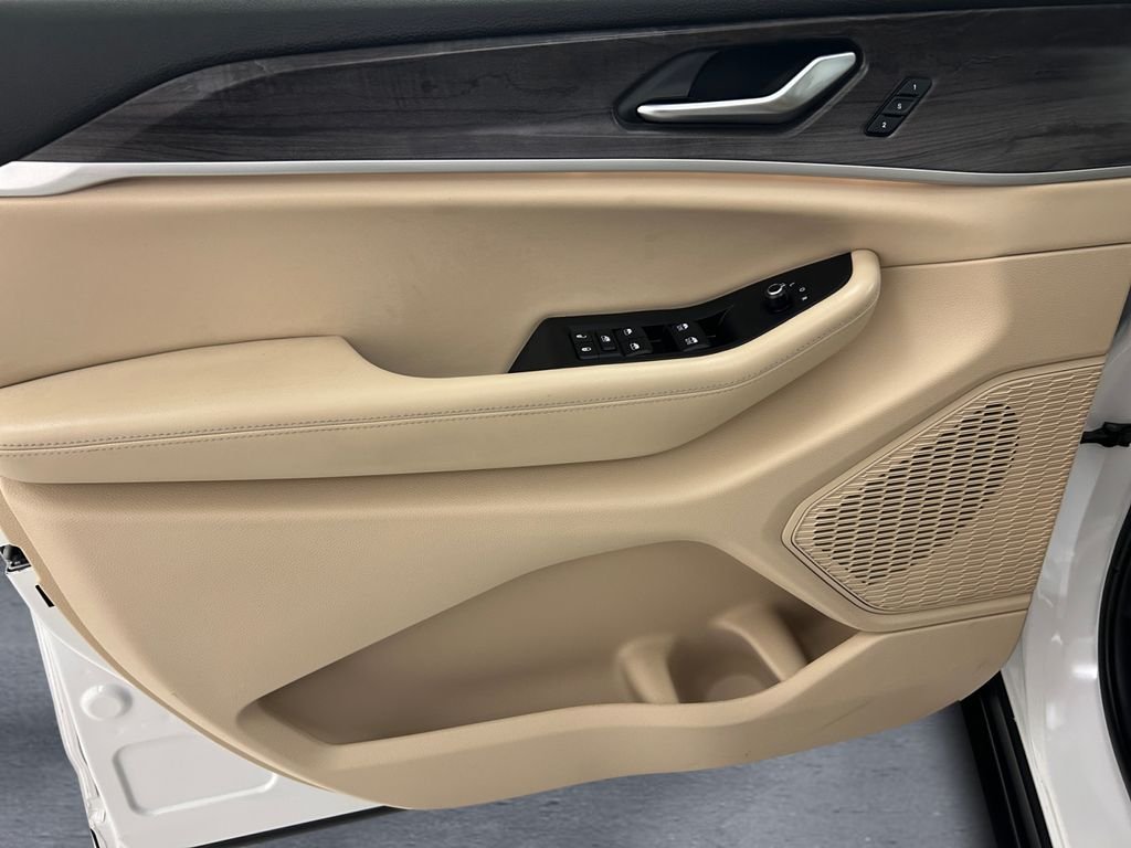 Used 2025 White Jeep Limited image 12
