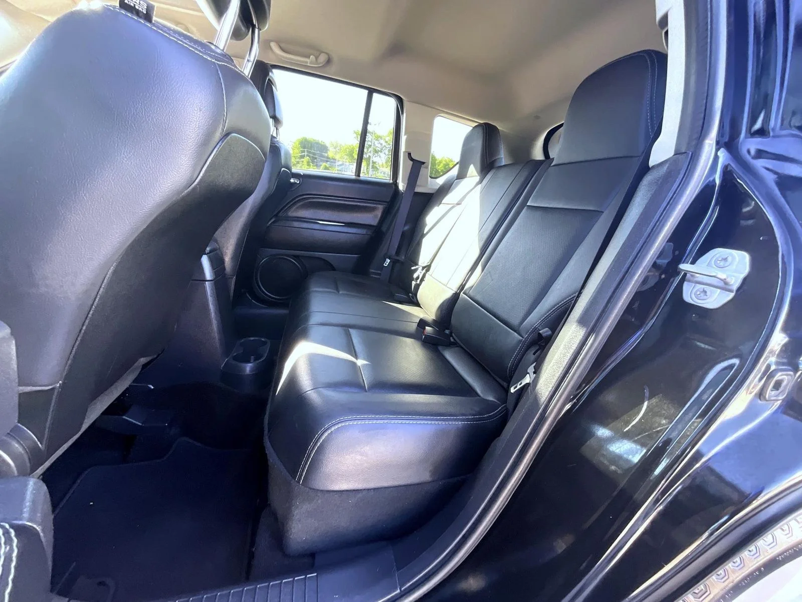 Used 2015 Black Jeep Altitude image 21