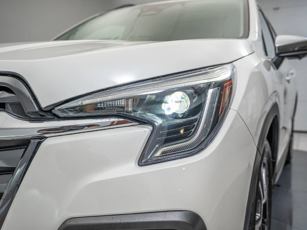 Used 2023 Crystal White Pearl Subaru Limited image 12