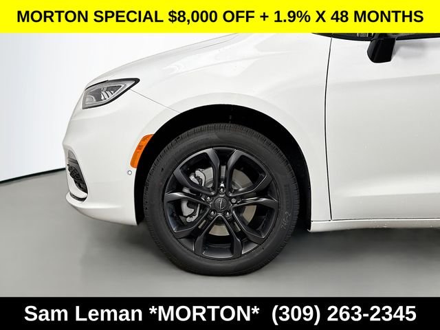 New 2026 Bright White Clear-Coat Exterior Paint Chrysler Select image 33