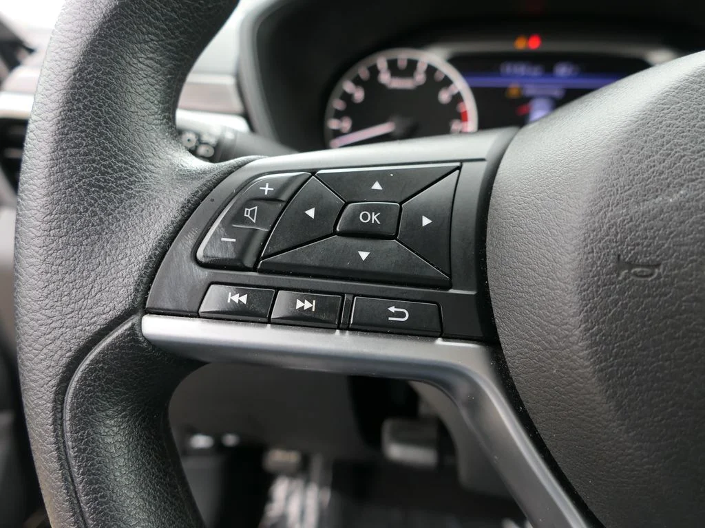 Used 2024 Super Black Nissan 2.5 SV image 10