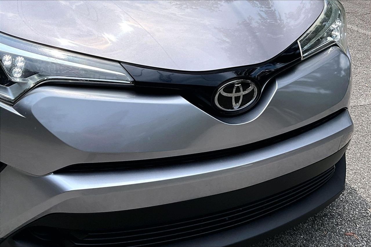 Used 2019 Silver Toyota LE image 33