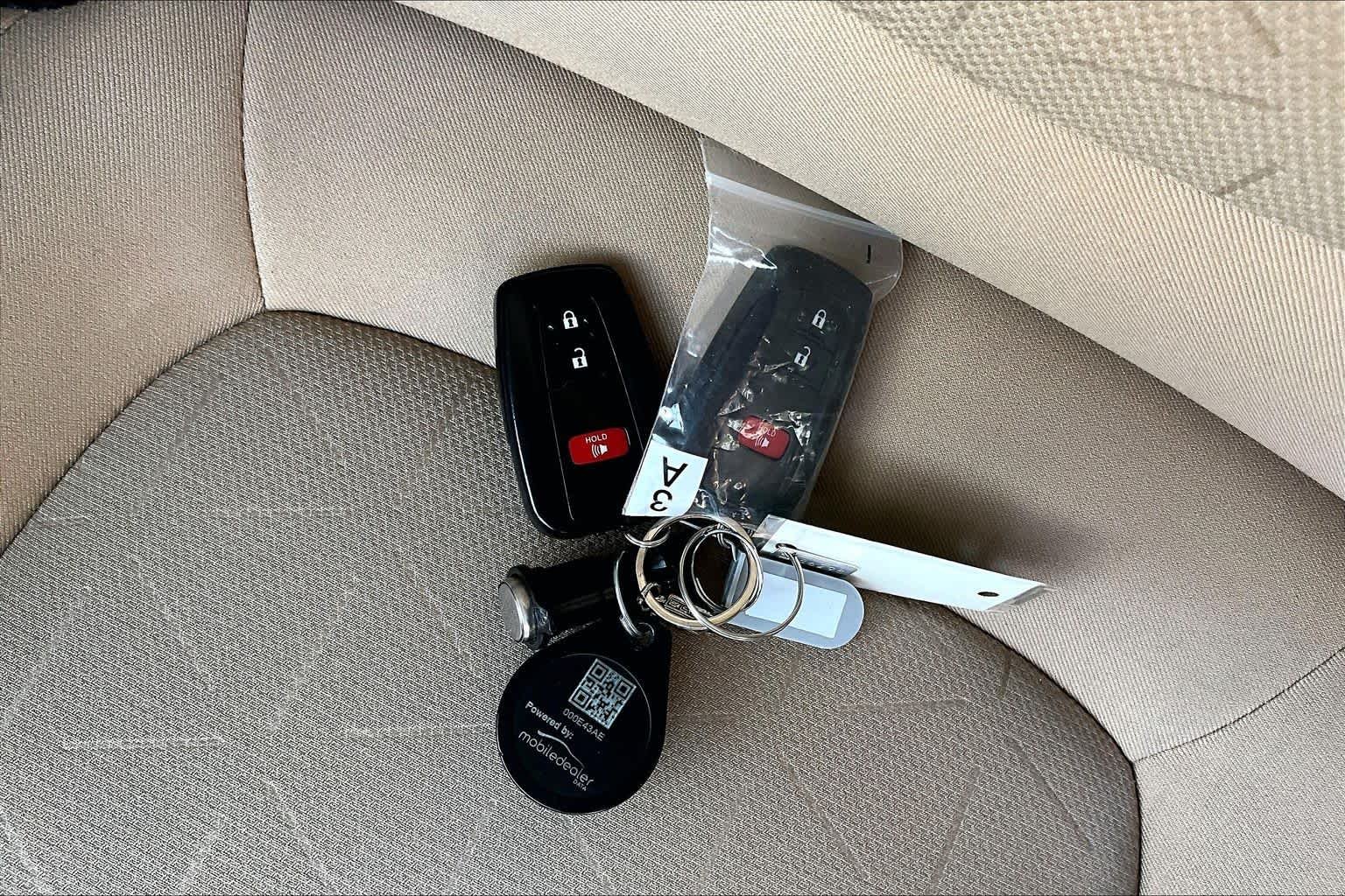 Used 2021 Midnight Black Metallic Toyota XLE image 14