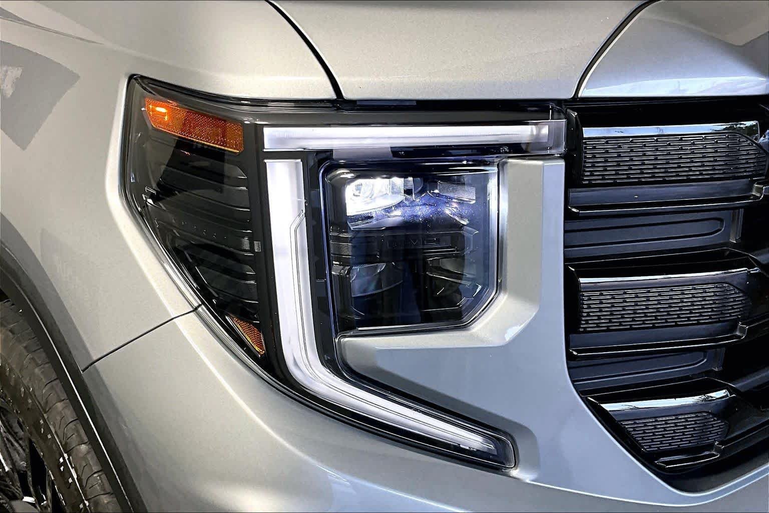 Used 2024 Sterling Metallic GMC Elevation image 27