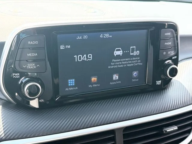 Used 2020 Black Hyundai SE image 23