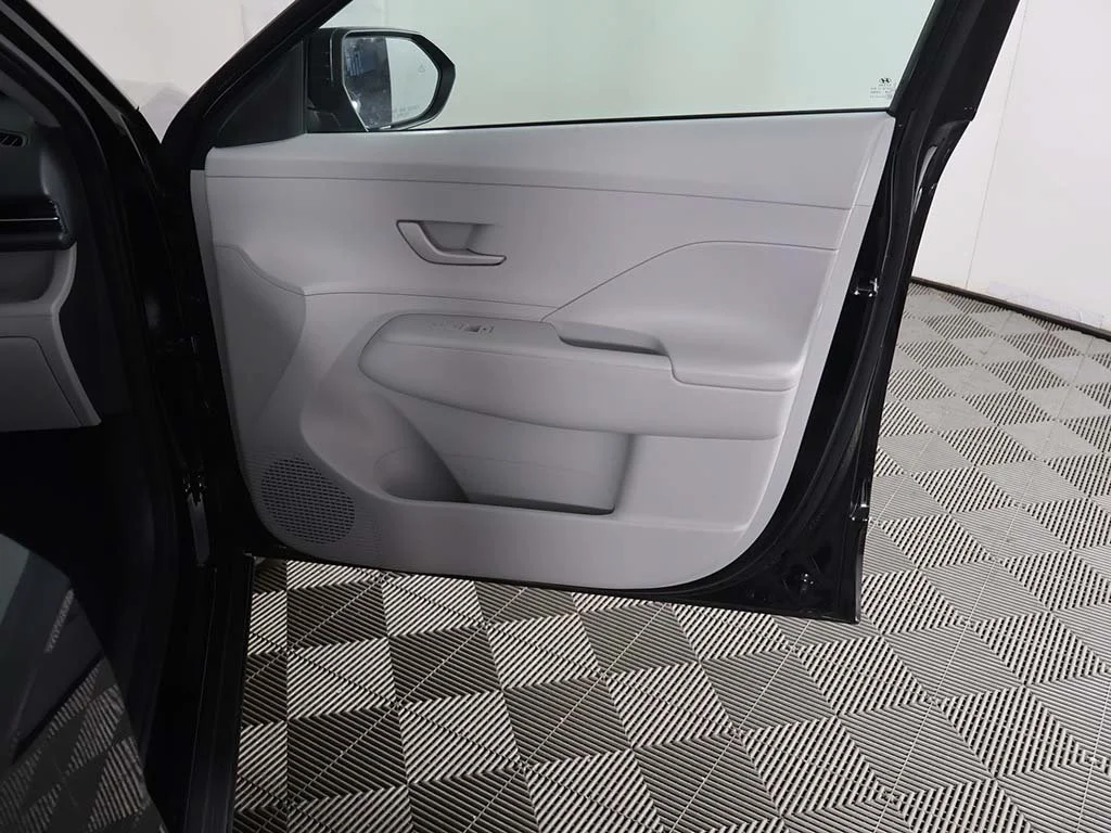 Used 2024 Black Hyundai SEL image 23