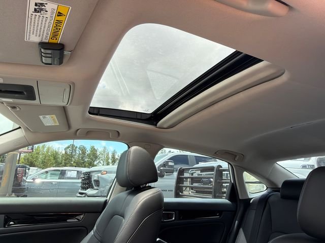Used 2024 White Honda Touring image 32