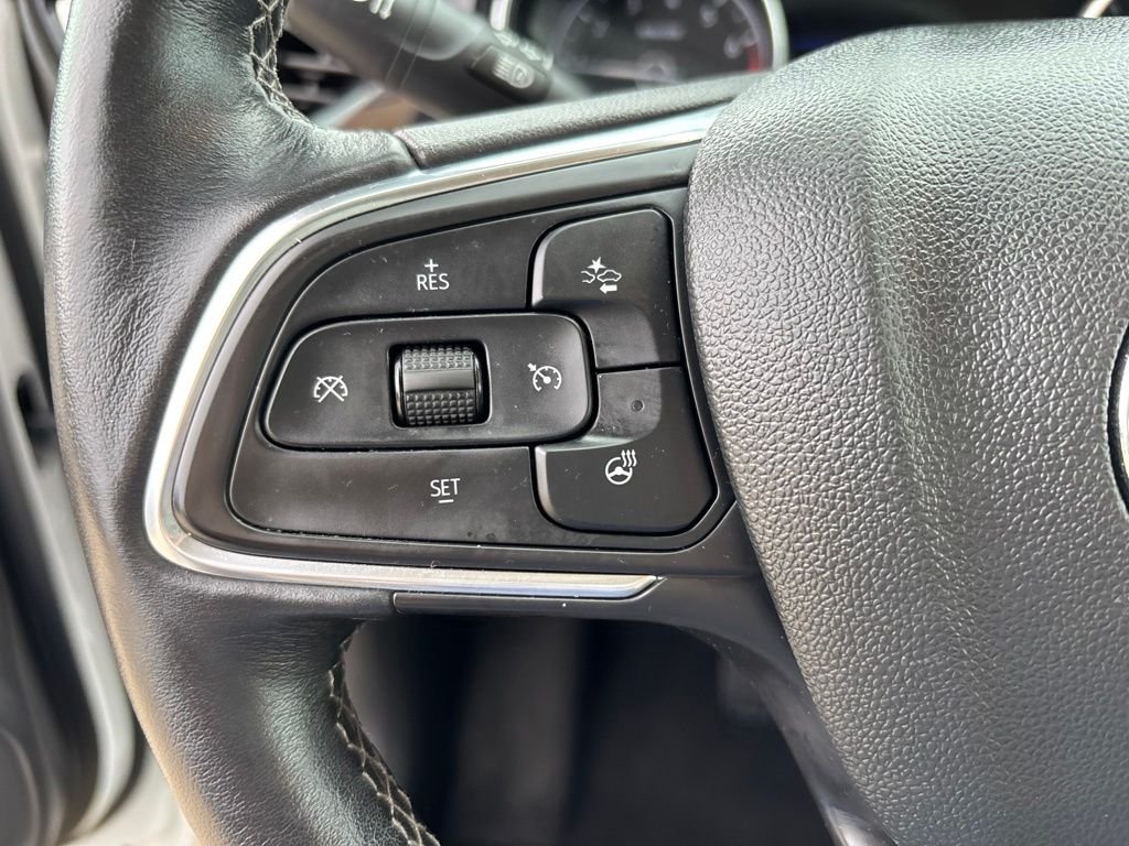Used 2021 White Frost Buick Essence image 21