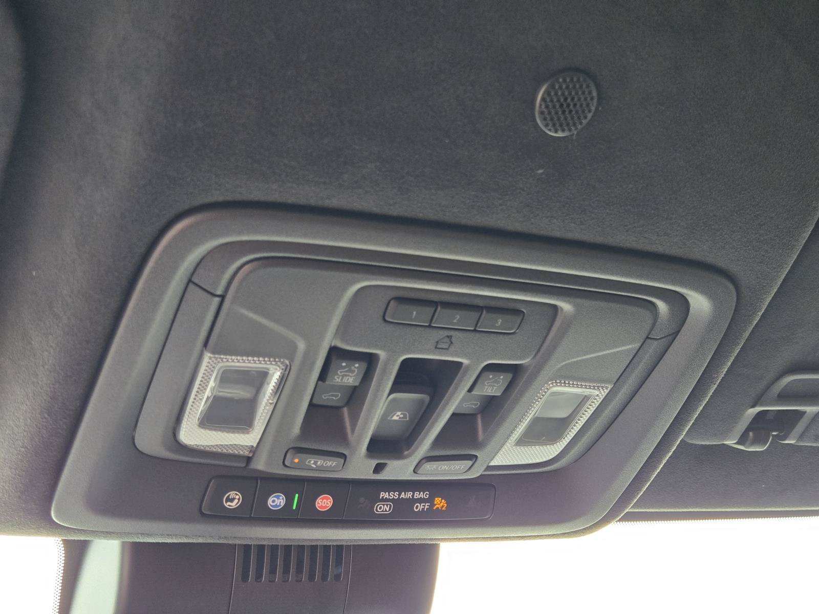 Used 2024 ONYX BLACK GMC Denali Ultimate image 31
