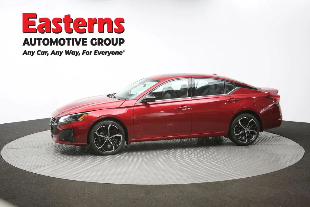 Used 2023 Red Nissan 2.5 SR image 57