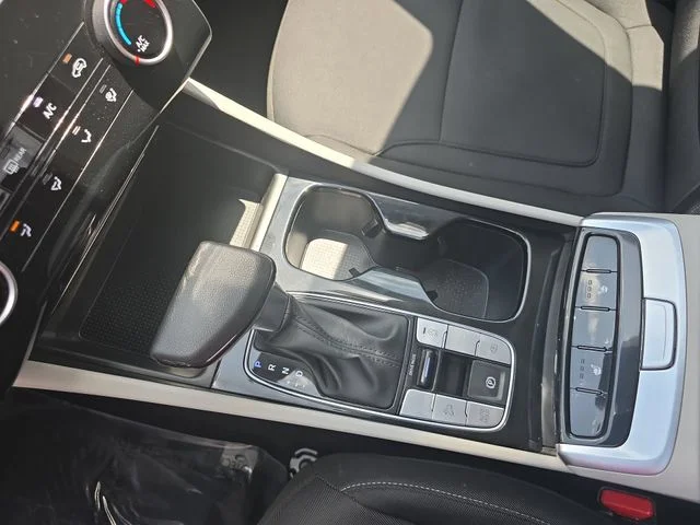 Used 2022 Gray Hyundai SEL image 24
