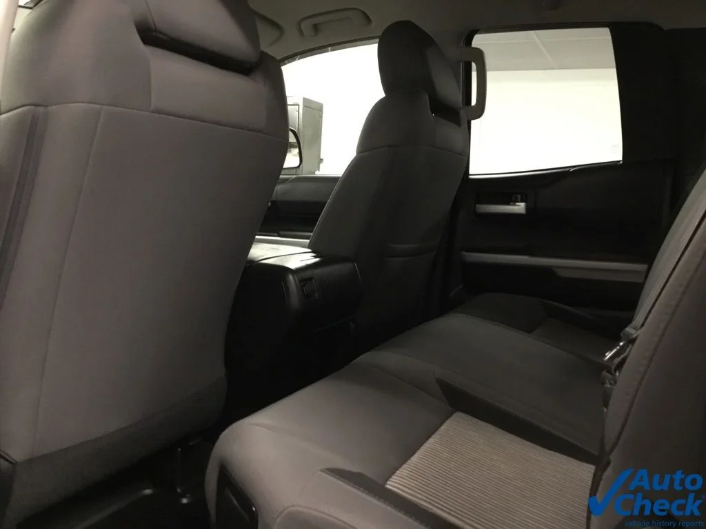 Used 2017 Silver Toyota SR5 image 32