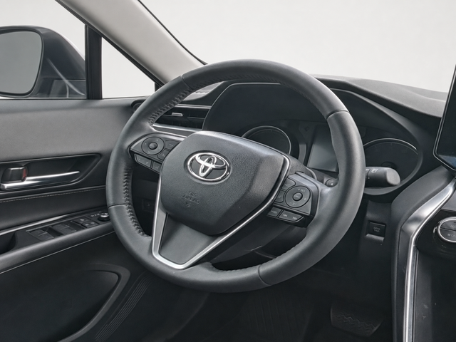 Used 2022  Toyota LE image 16