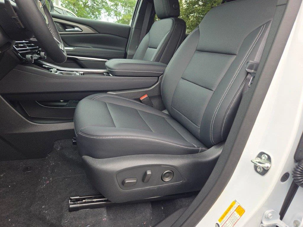 2027 Chevrolet Traverse LT - Photo 21