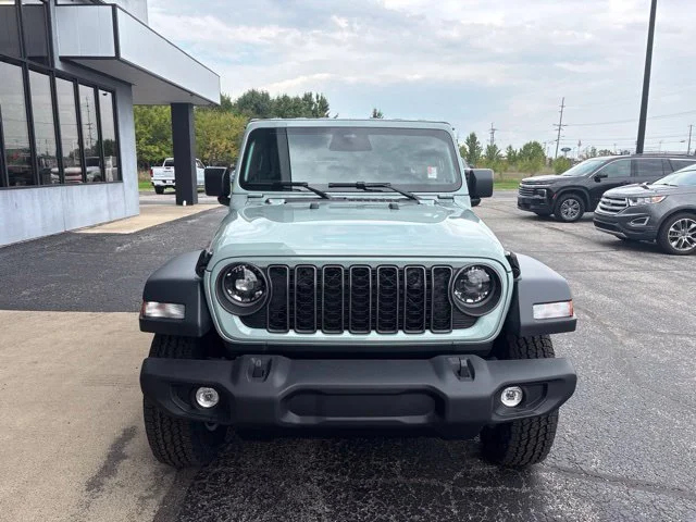 New 2027 White/off-white Jeep Sport S image 9