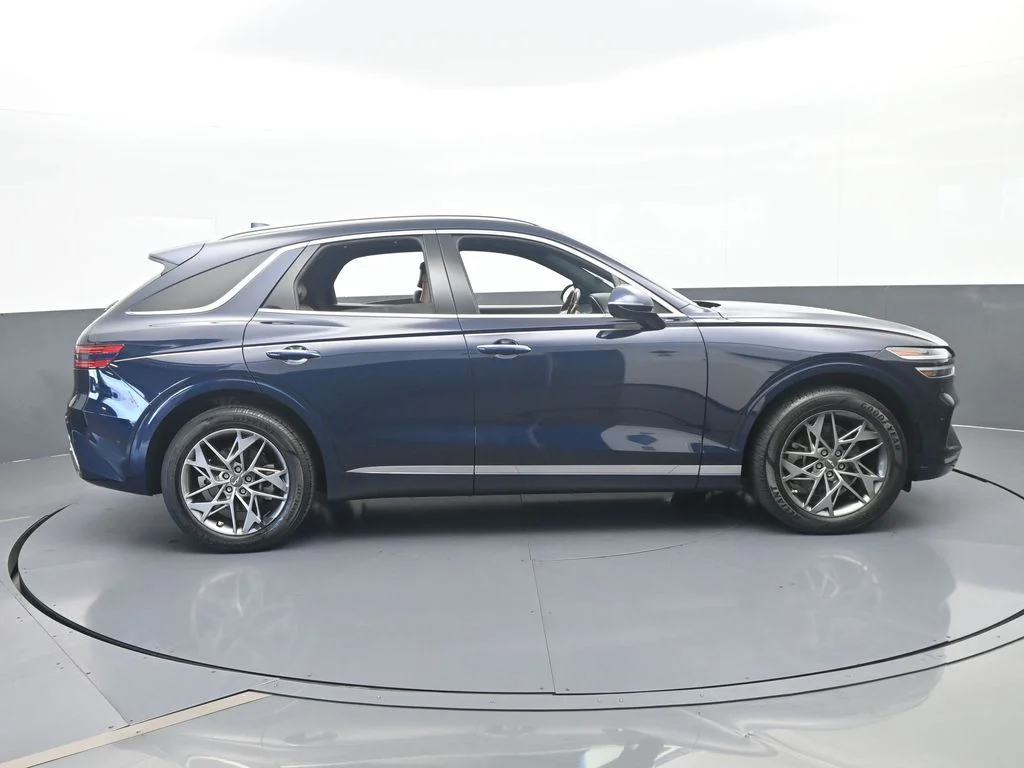 Used 2022 Adriatic Blue Genesis 2.5T image 7