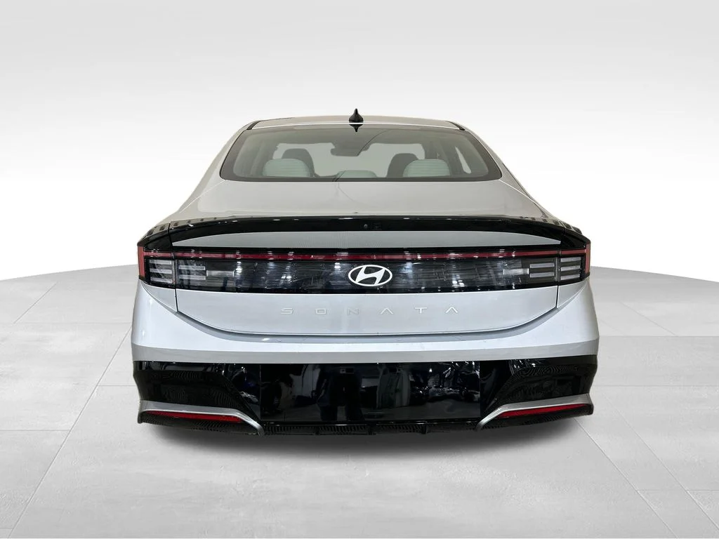 Used 2025 Silver Hyundai SEL image 4