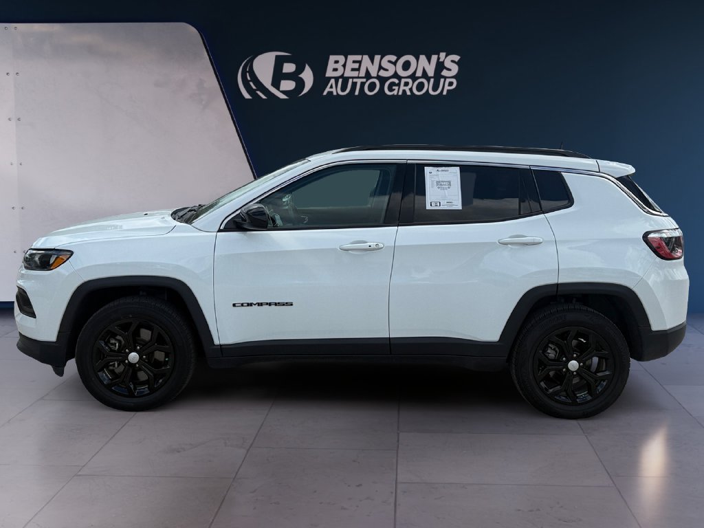Used 2024 White Jeep Latitude image 2