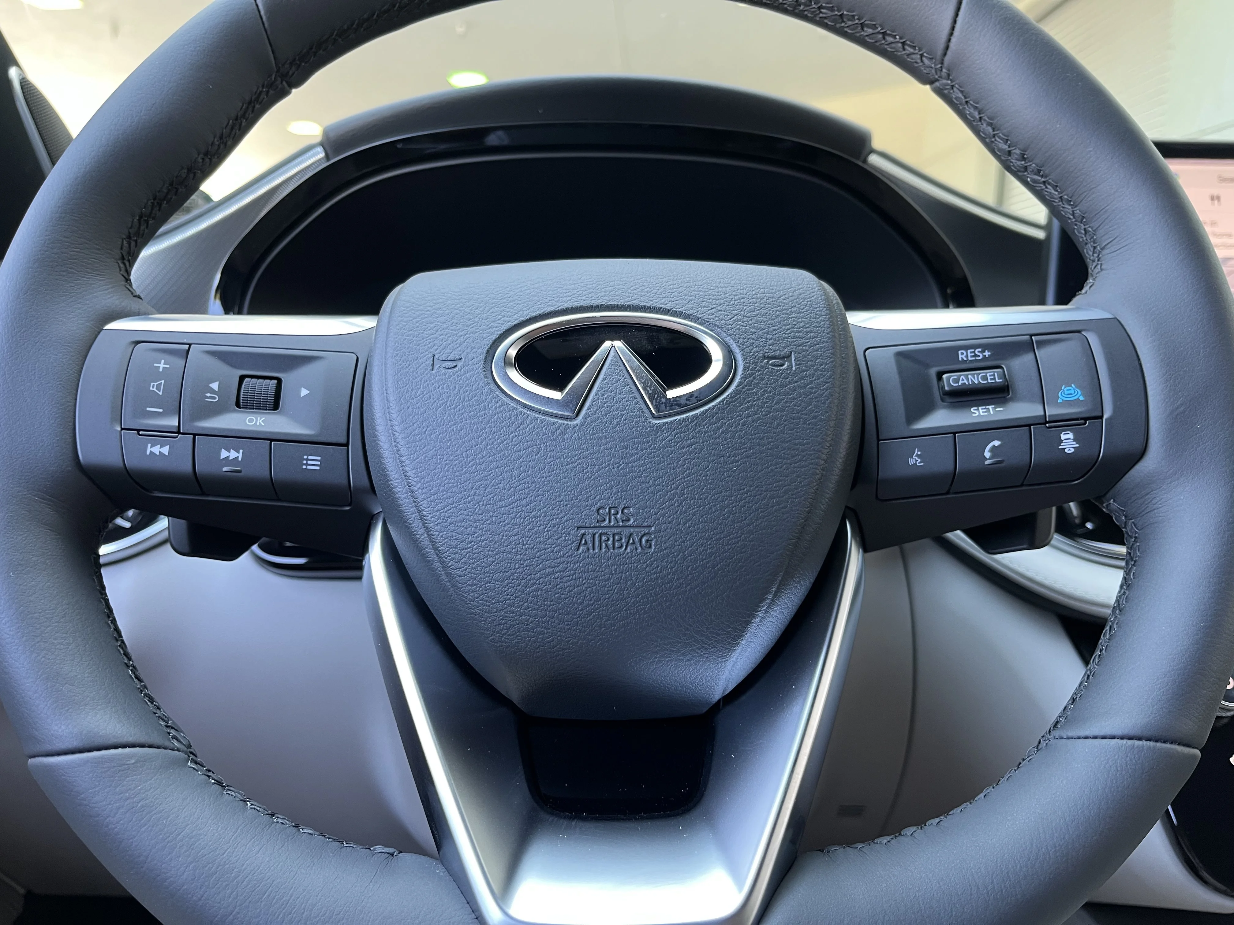 New 2027 Black Obsidian INFINITI LUXE image 16
