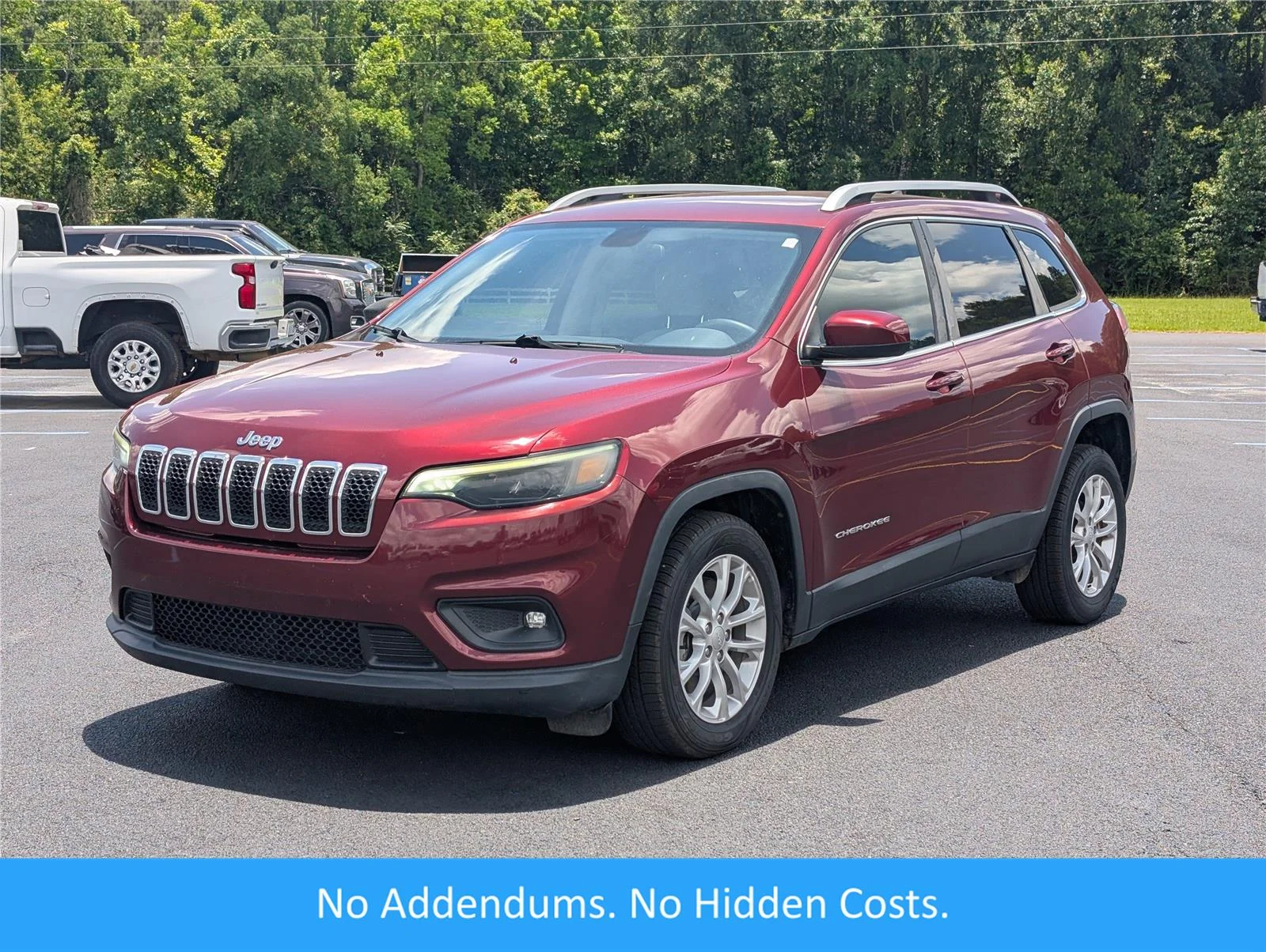 Used 2019 Velvet Red Pearlcoat Jeep Latitude image 1