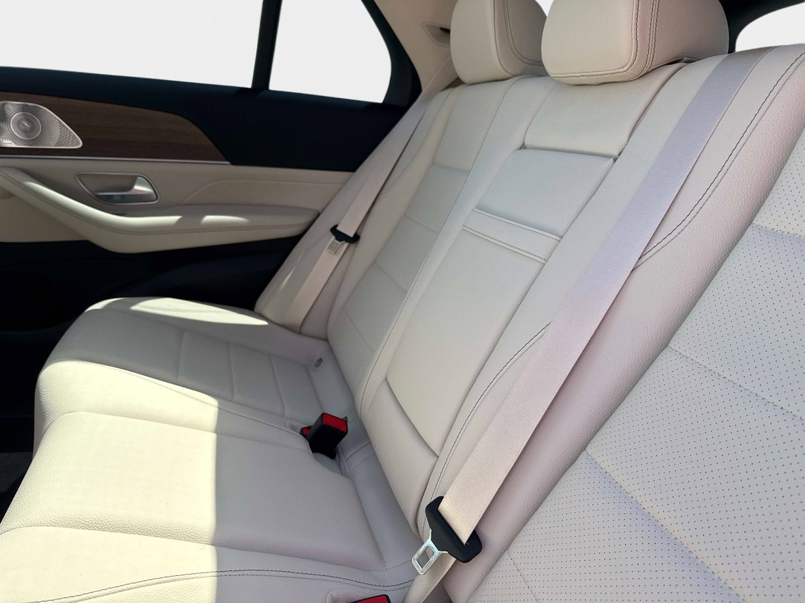 New 2026 Polar White Mercedes-Benz 350 4MATIC® SUV image 12