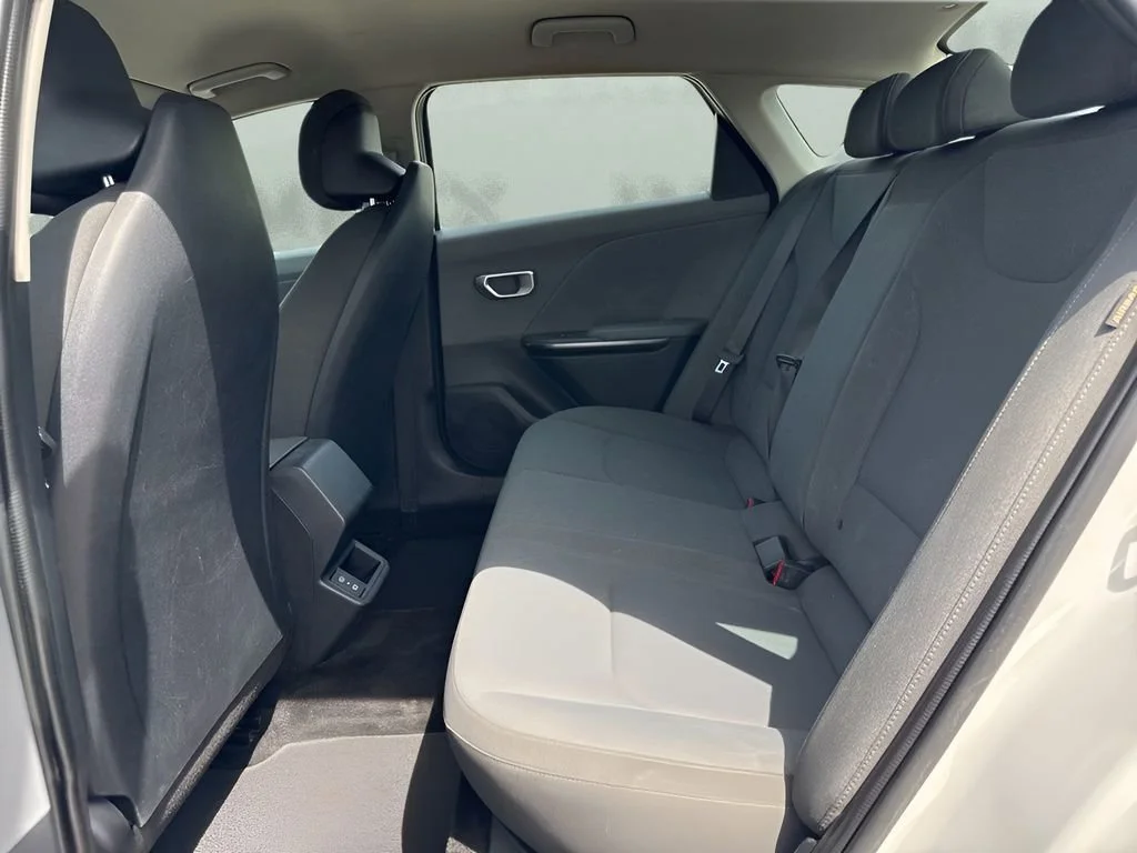 Used 2025 White Kia LXS image 10