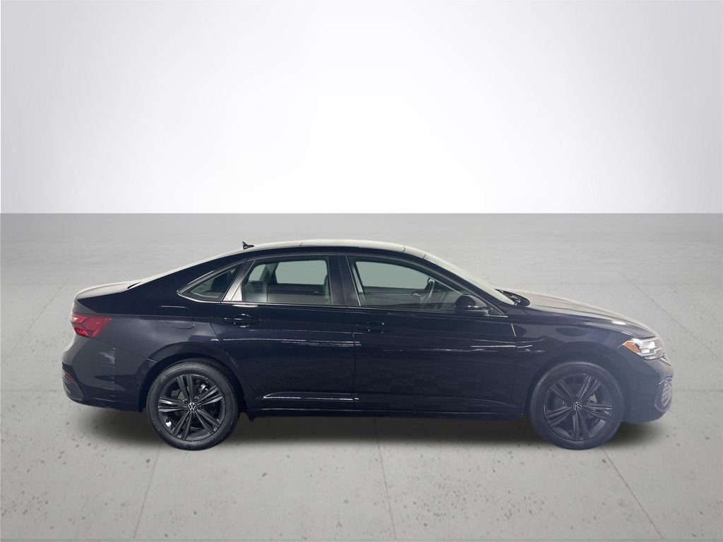Certified Used 2022 Deep Black Pearl Volkswagen 1.5T SE image 7