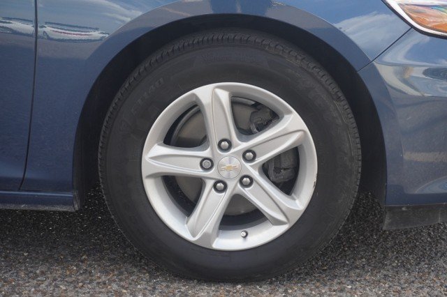 Used 2025 BLUE Chevrolet LS image 5