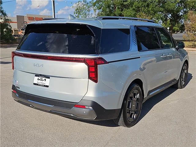 Used 2025 Ivory Silver KIA SX Passenger image 5