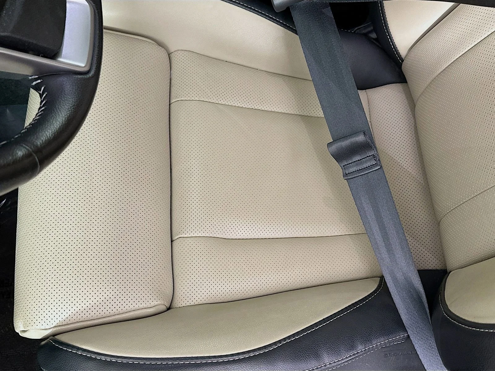 Used 2023 White Subaru Limited XT image 21