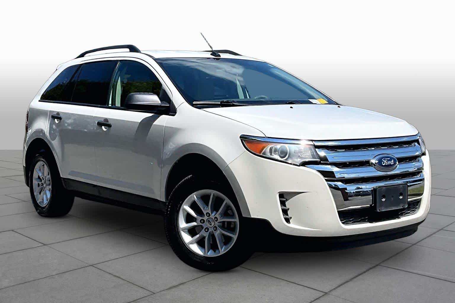 Used 2013 White Suede Ford SE image 2