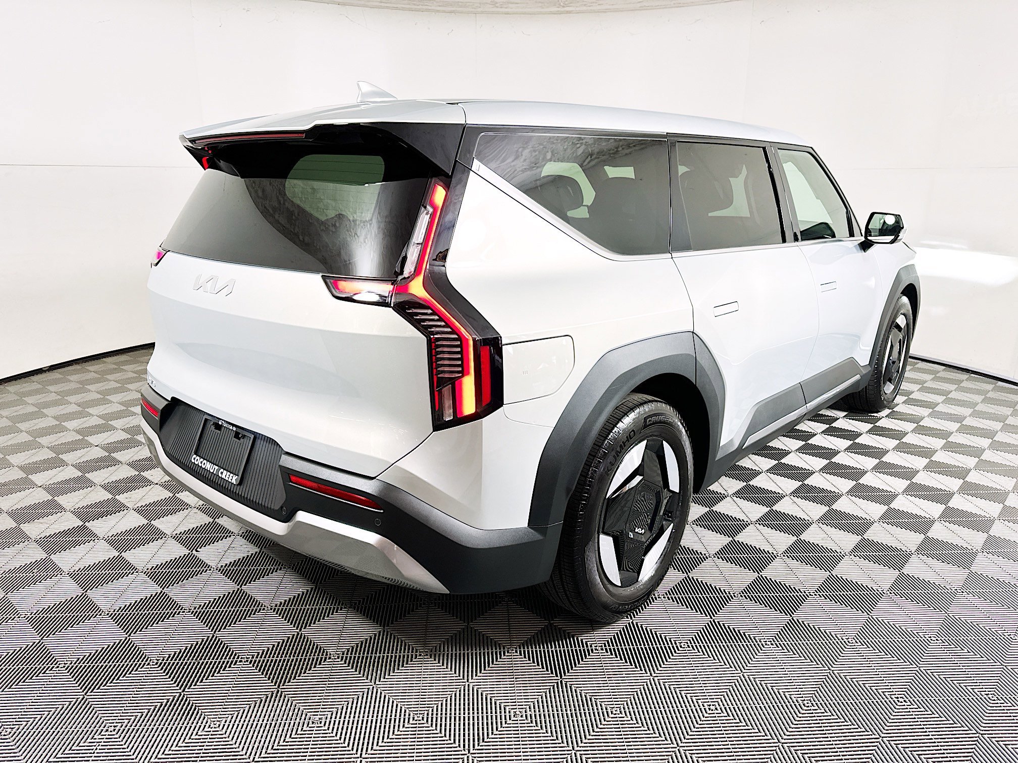 2026 Kia EV9 thumbnail 5