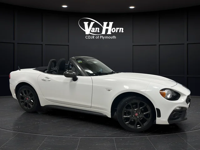 2017 FIAT 124 Spider 1.4 Abarth's photo