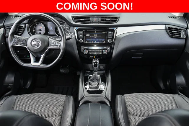Used 2020 Gray Nissan SV image 27