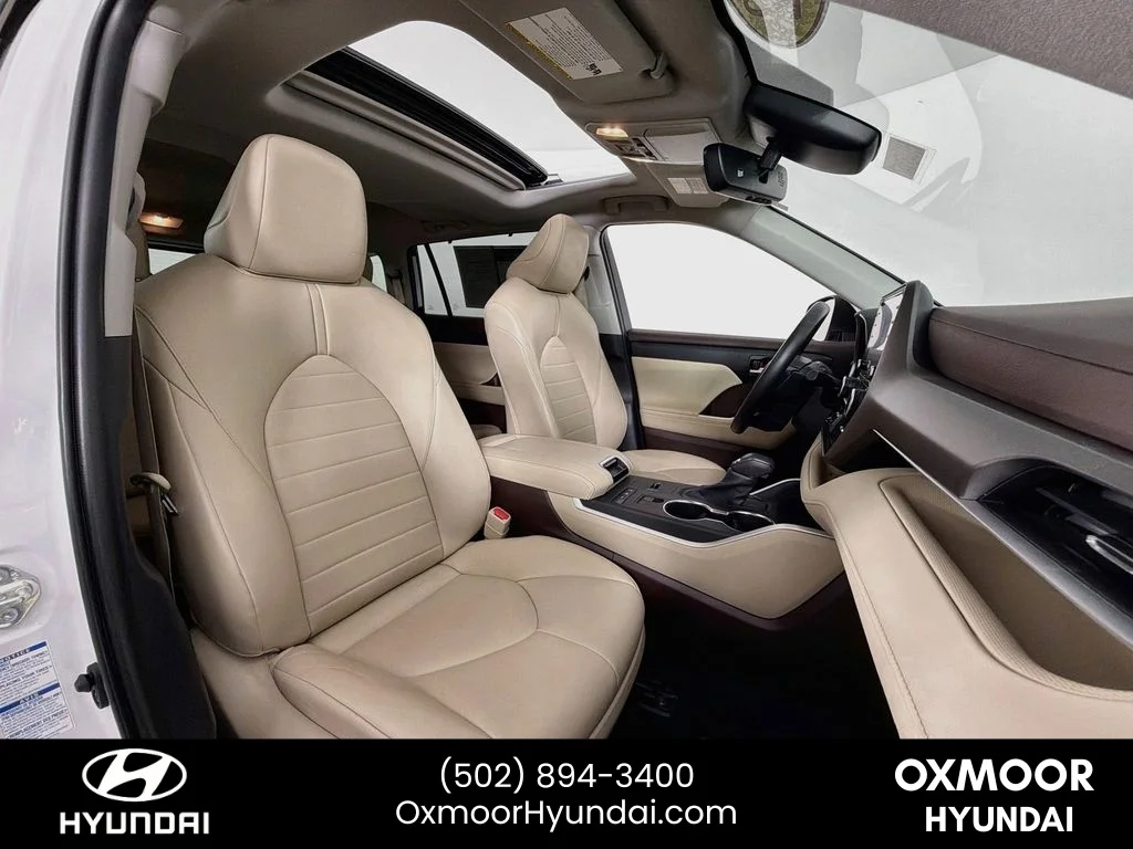 Used 2022 Wind Chill Pearl Toyota Hybrid XLE image 30