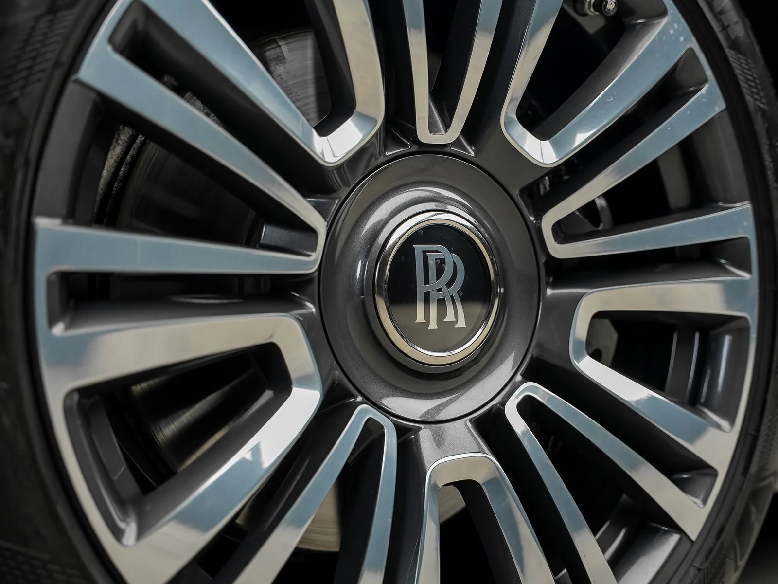 Used 2022 White Rolls-Royce Base image 22