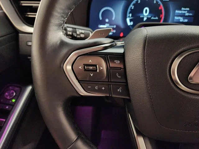 Used 2025 Gray Lexus 550 Luxury image 26