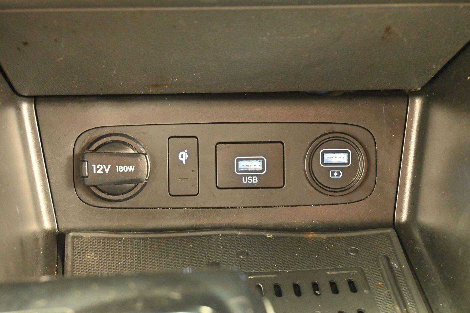 Used 2022 Phantom Black Hyundai SEL Plus image 24