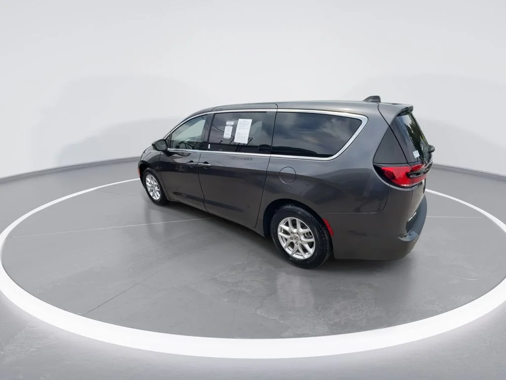 Used 2023 Gray Chrysler Touring L image 6