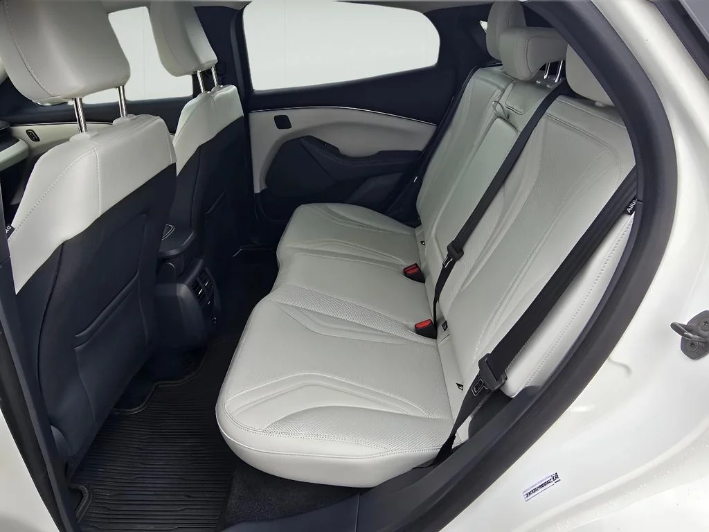 Used 2024 Star White Metallic Tri-Coat Ford Premium image 11