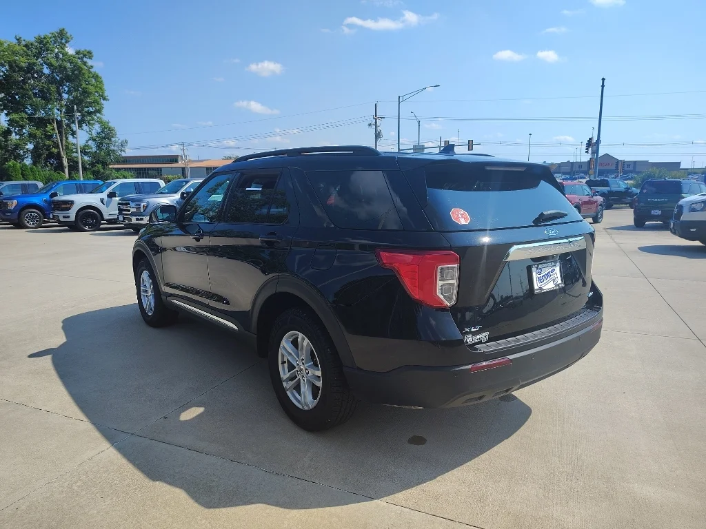 Used 2024 Agate Black Metallic Ford XLT image 7