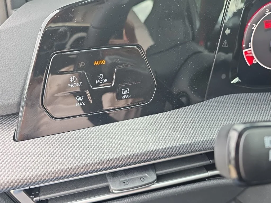 New 2026 Opal White Pearl Volkswagen 2.0T SE image 15