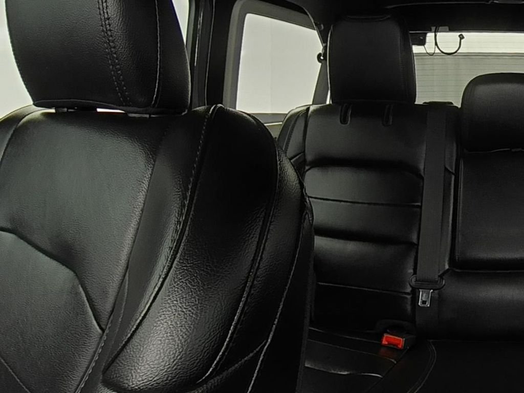 Used 2023 Gray Jeep Altitude image 24