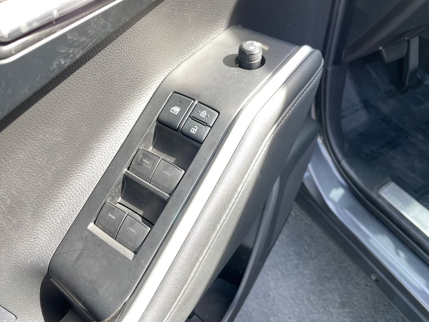 Used 2021 Gray Toyota XLE image 13
