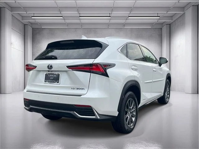 Used 2019 White Lexus 300h image 3