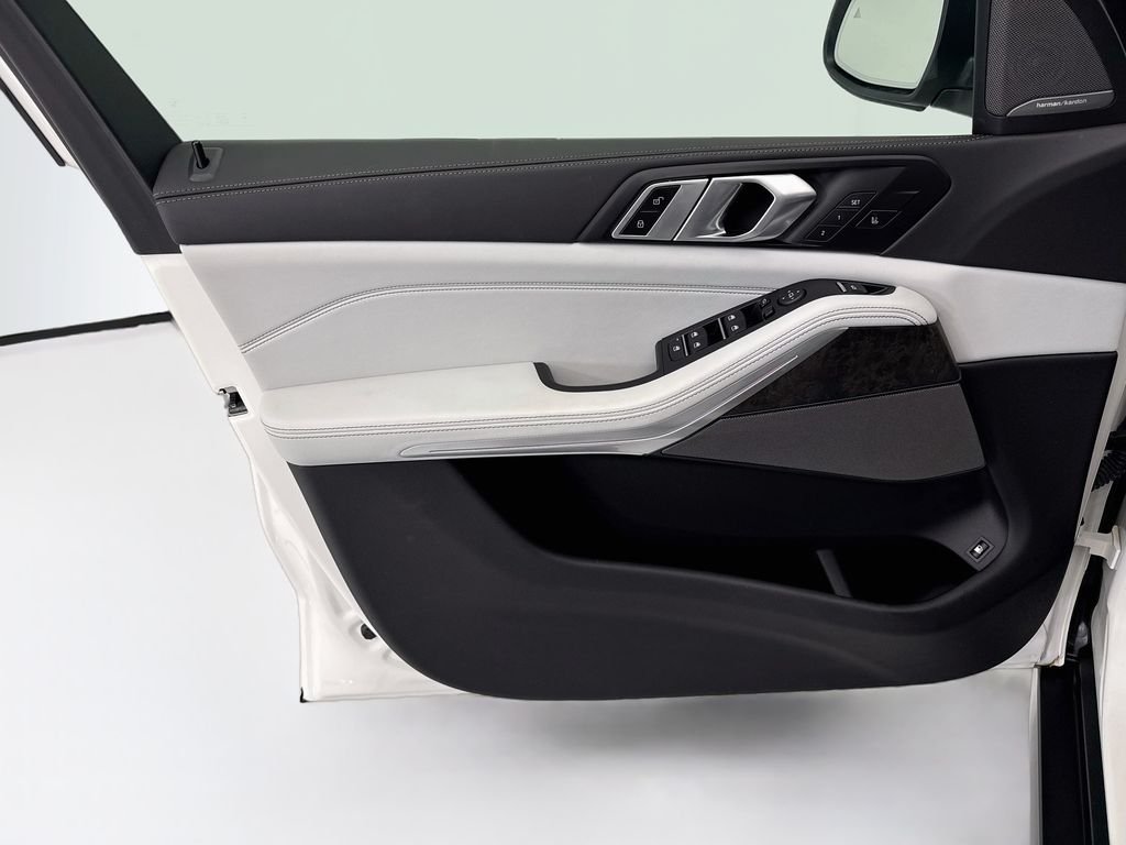 2026 BMW X5 50e - Photo 23